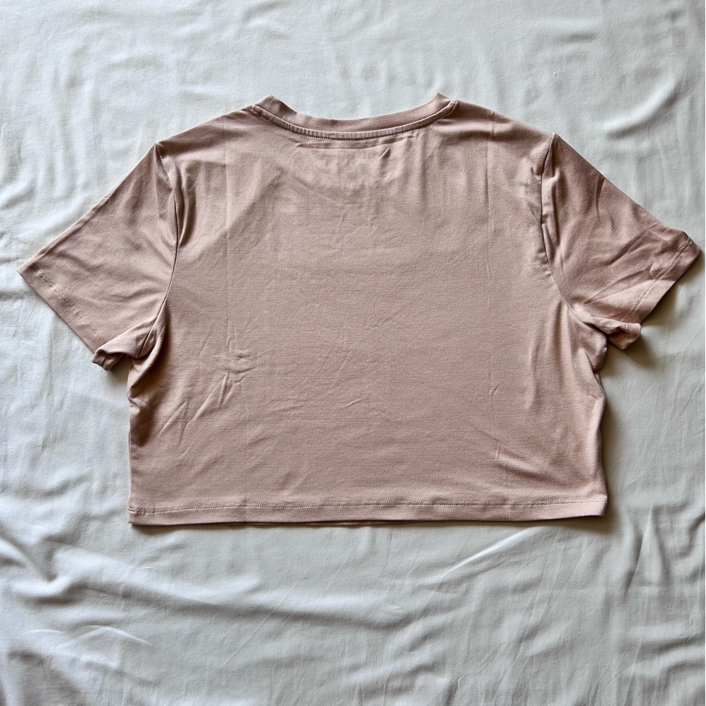 BcbgMaxazria Women’s Active Cropped Top - Picture 6 of 7
